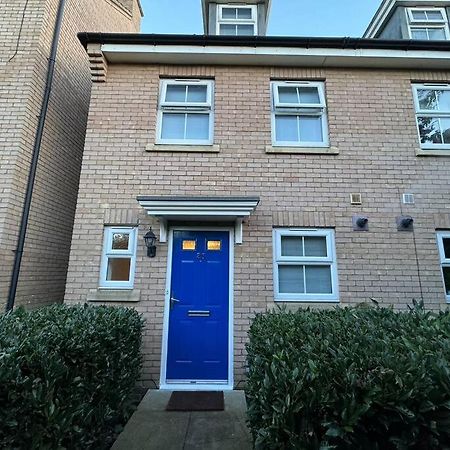 Modern Townhouse - 3 Bed 2.5 Bath 2 Private Gated Parking Villa Wellingborough Buitenkant foto