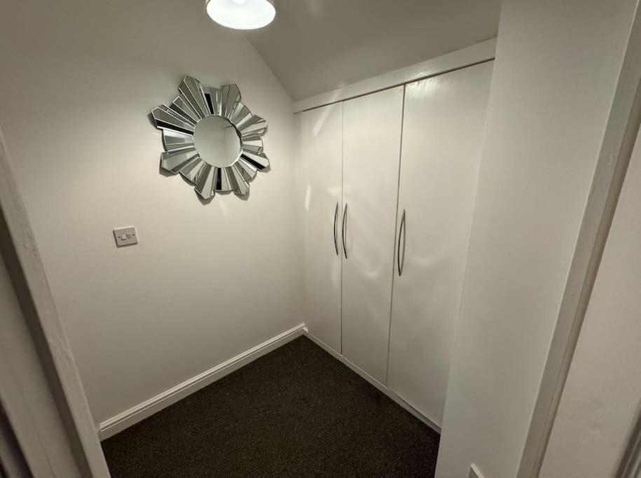 Modern Townhouse - 3 Bed 2.5 Bath 2 Private Gated Parking Villa Wellingborough Buitenkant foto