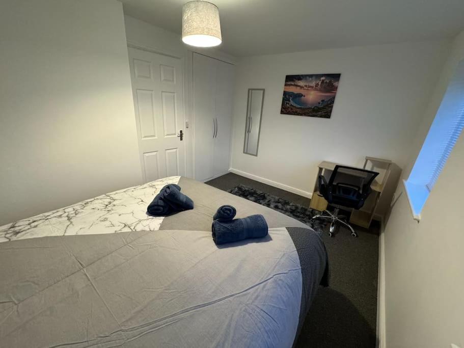 Modern Townhouse - 3 Bed 2.5 Bath 2 Private Gated Parking Villa Wellingborough Buitenkant foto