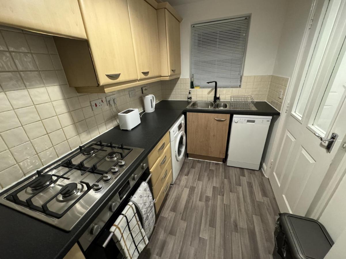 Modern Townhouse - 3 Bed 2.5 Bath 2 Private Gated Parking Villa Wellingborough Buitenkant foto