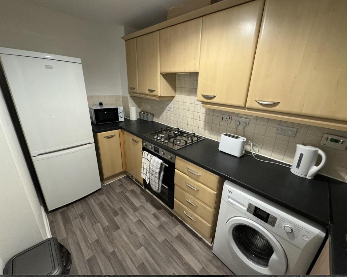 Modern Townhouse - 3 Bed 2.5 Bath 2 Private Gated Parking Villa Wellingborough Buitenkant foto